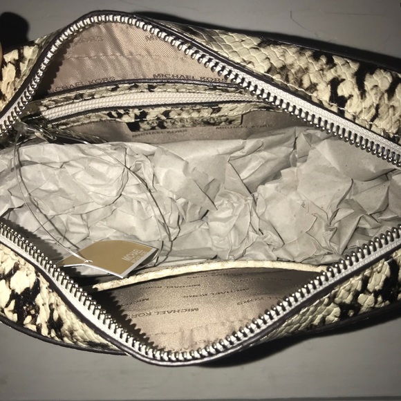 Michael Kors python print crossbody - Picture 5 of 6